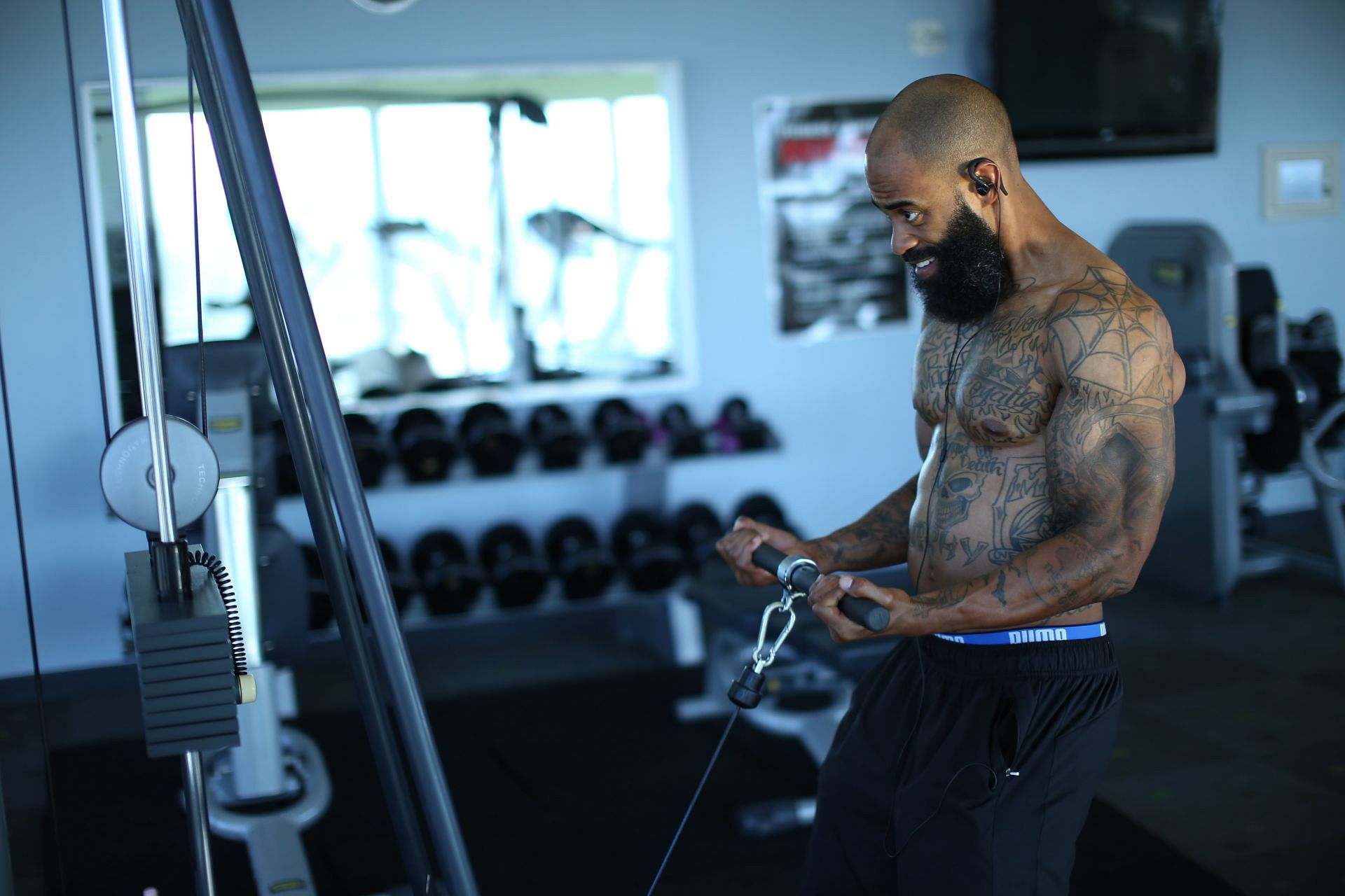 Gradually increase resistance training exercises. (Image via Unsplash / Akki Ochoa)